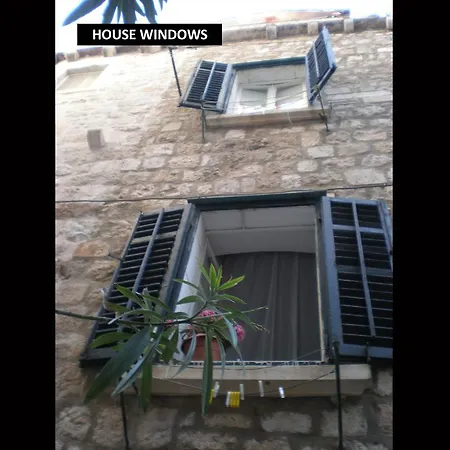 בית הארחה Buza House